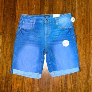 Arizona Jean Bermuda Short